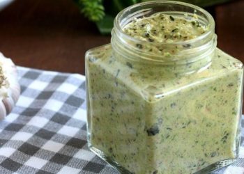 pesto de courgettes et amandes au basilic